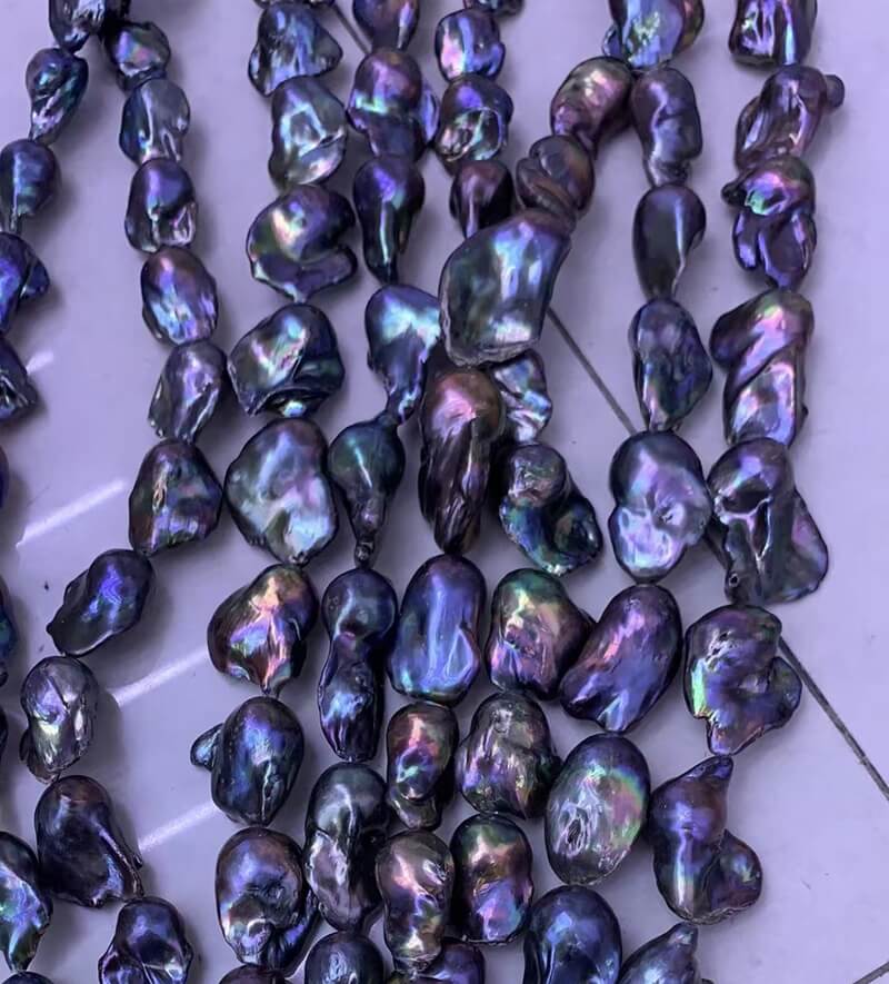 Wholesale 15-28mm huge size black sculptural baroque pearl strands for independent jewelry designers.