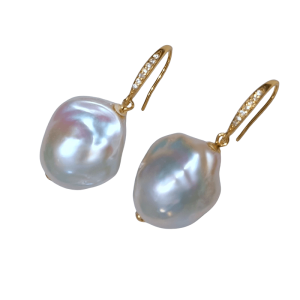 Premium wholesale freshwater baroque pearl dangle earrings with sparkling S925 gold-plated hardware for designer jewelry boutiques.
