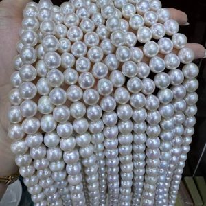 High-quality 9-10mm drop shape Edison freshwater pearls on strand for independent jewelry brand sourcing.