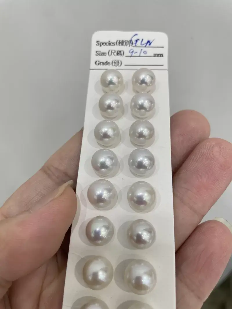 White 9-10mm round loose freshwater pearls with good luster and bright reflection